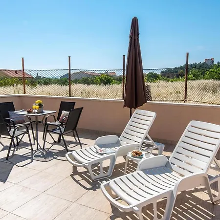 Apartment 1 Bedroom Stunning In *